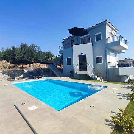 Evilenia Luxury Apartments Kalamata Exterior foto