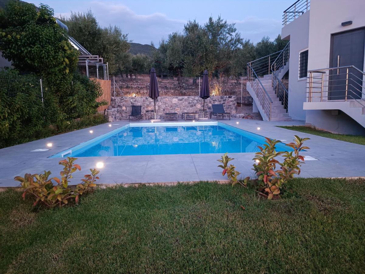 Evilenia Luxury Apartments Kalamata Exterior foto