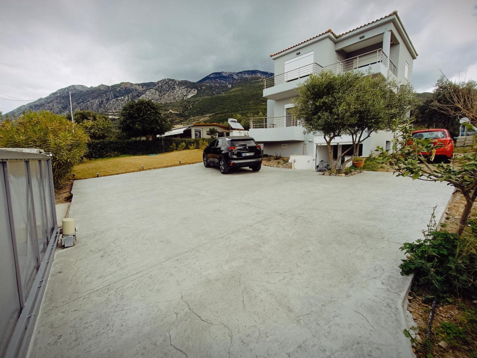Evilenia Luxury Apartments Kalamata Exterior foto